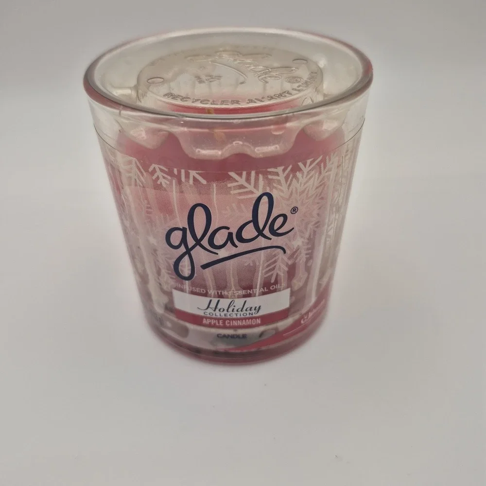 New Glade Scents Apple Cinnamon Candles 4 oz Holiday Collection